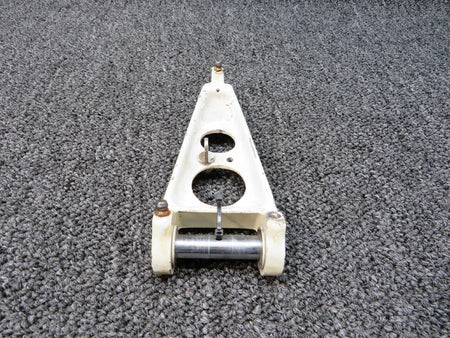 Beech 36-810015-1 USE 36-810015-3 Beech A-36 Bonanza Torque Link Gear Upper RH
