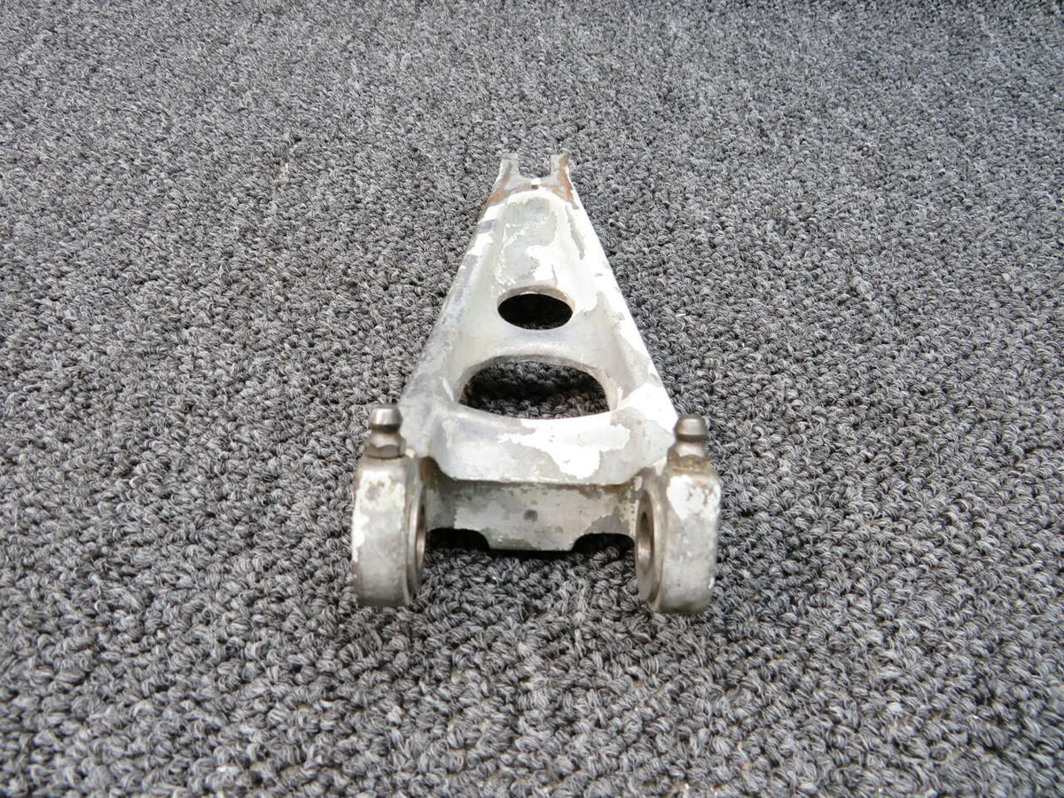 Beech 35-815194-5 USE 35-815194-3 Beech 35-B33 Main Gear Torque Knee Lower