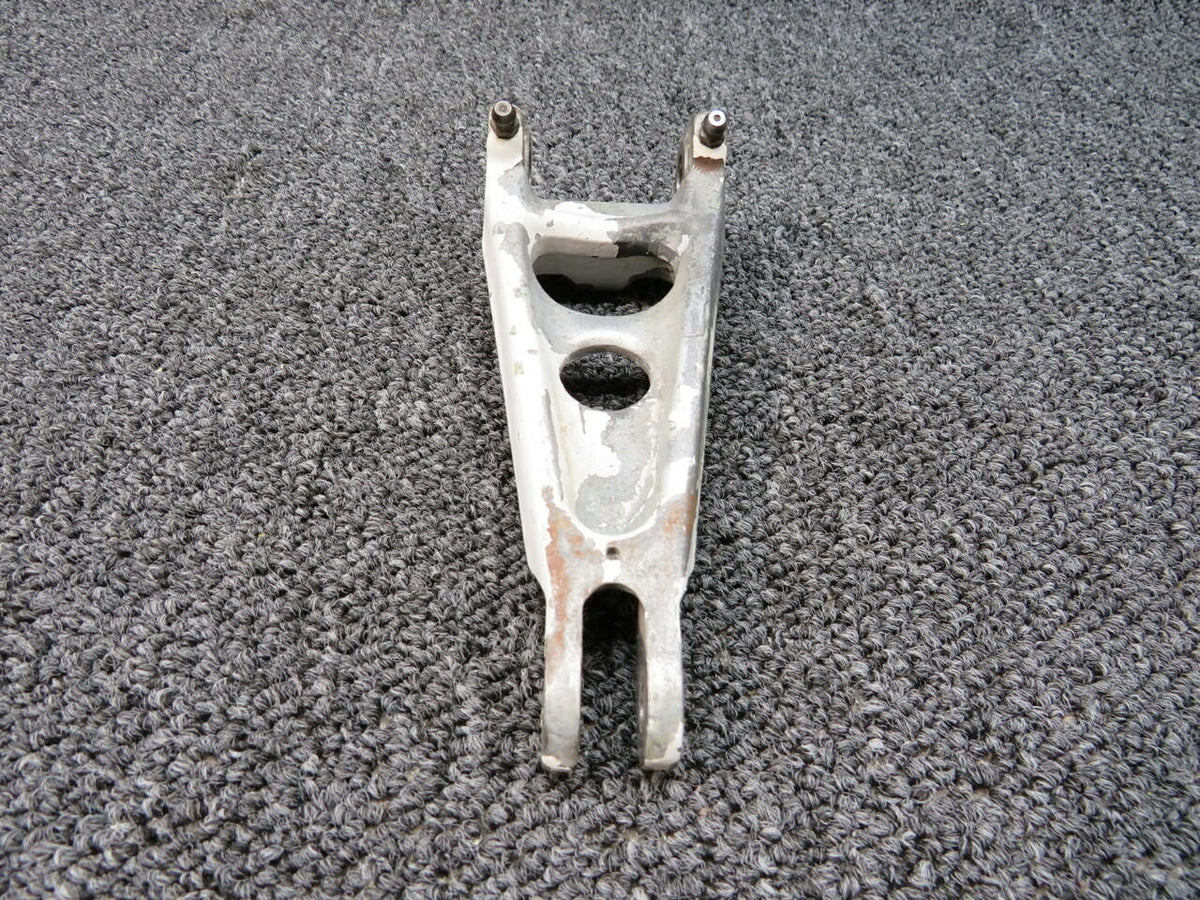 Beech 35-815194-5 USE 35-815194-3 Beech 35-B33 Main Gear Torque Knee Lower