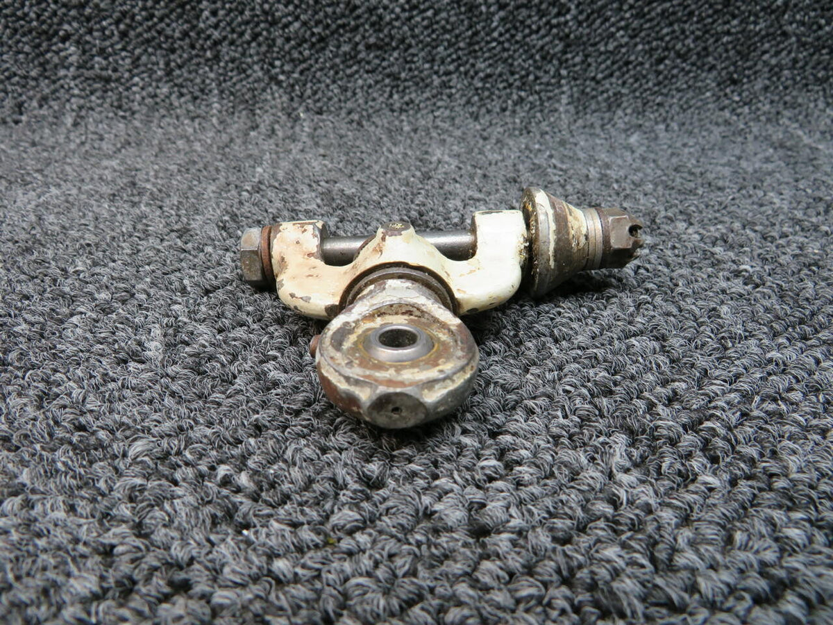Beech 35-825007 / 35-825045 Beech 76 Nose Gear Steering Yoke