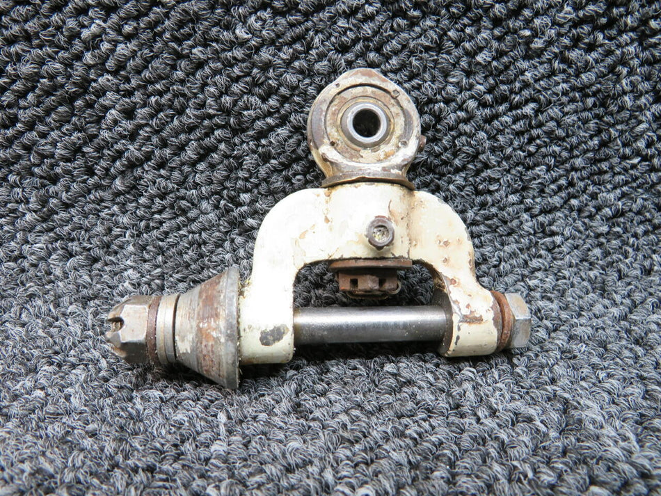 Beech 35-825007 / 35-825045 Beech 76 Nose Gear Steering Yoke