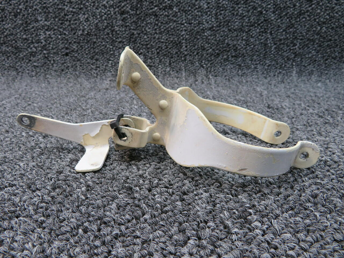 Beech 002-361013-29 / 002-361013-20 Beech A36 Bonanza Main Gear Switch Bracket Assembly W/ Arm RH