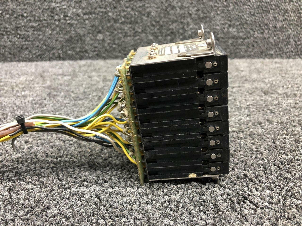 Cessna 5618009-7 Cessna 421B Annunciator Panel Assembly W/ Wiring Harness Volts 28
