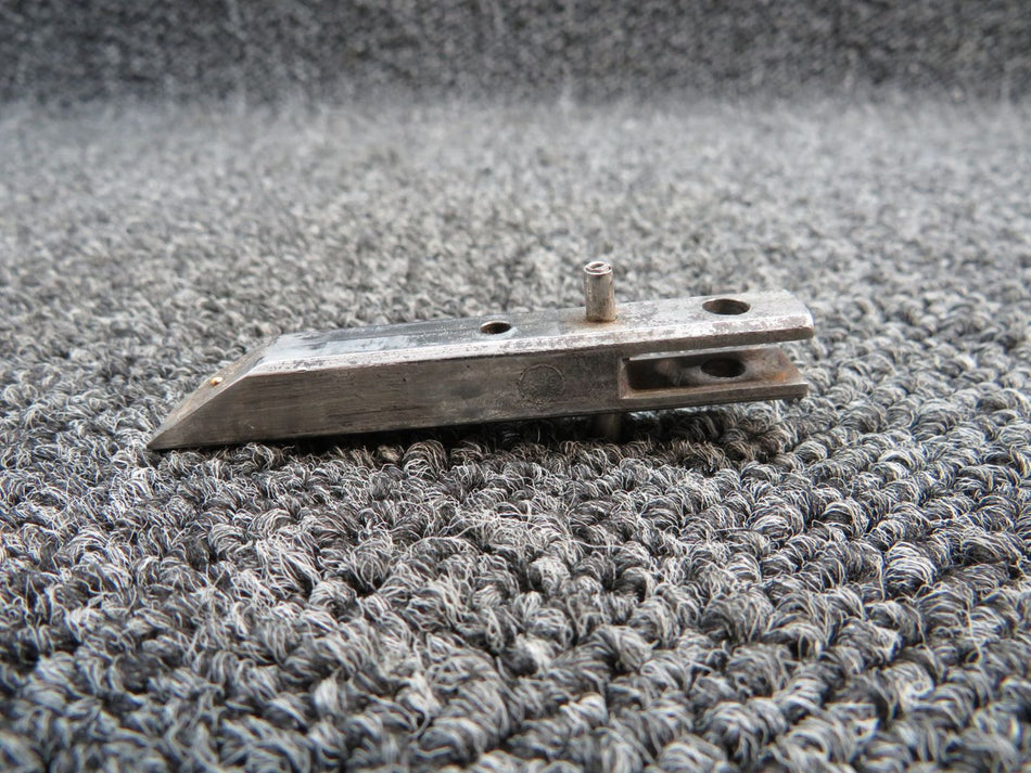 5111545-6 Cessna 421B Cabin Door Pin Assembly Forward / AFT