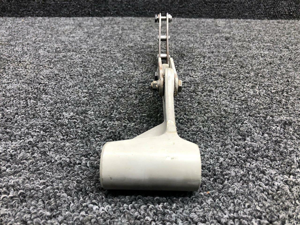 Cessna 0841104-4 Cessna 421B Main Gear Bellcrank Assembly W/ Links RH