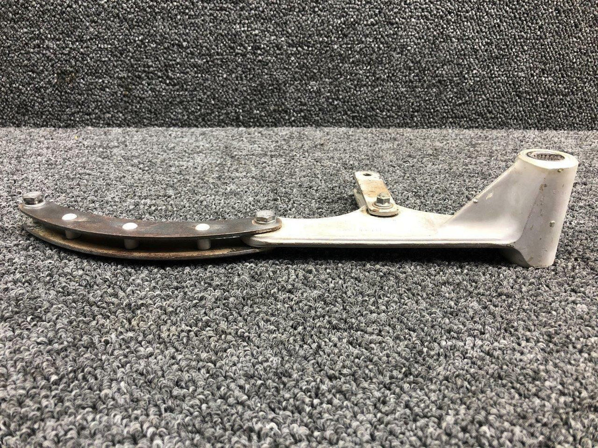 Cessna 0841104-4 Cessna 421B Main Gear Bellcrank Assembly W/ Links RH