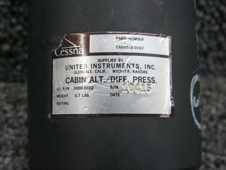 United Instruments C668516-0102 Use 3000-0102 Cessna 421B United Instruments Cabin Altitude Differential Pressure Indicator V 28