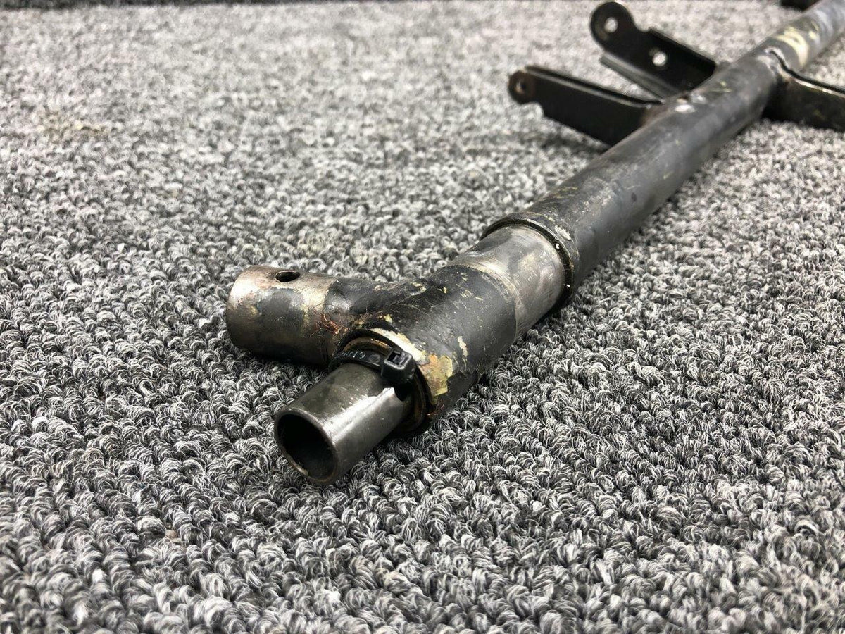 Cessna 1260418-8 Cessna T210N Rudder Bar Assembly RH