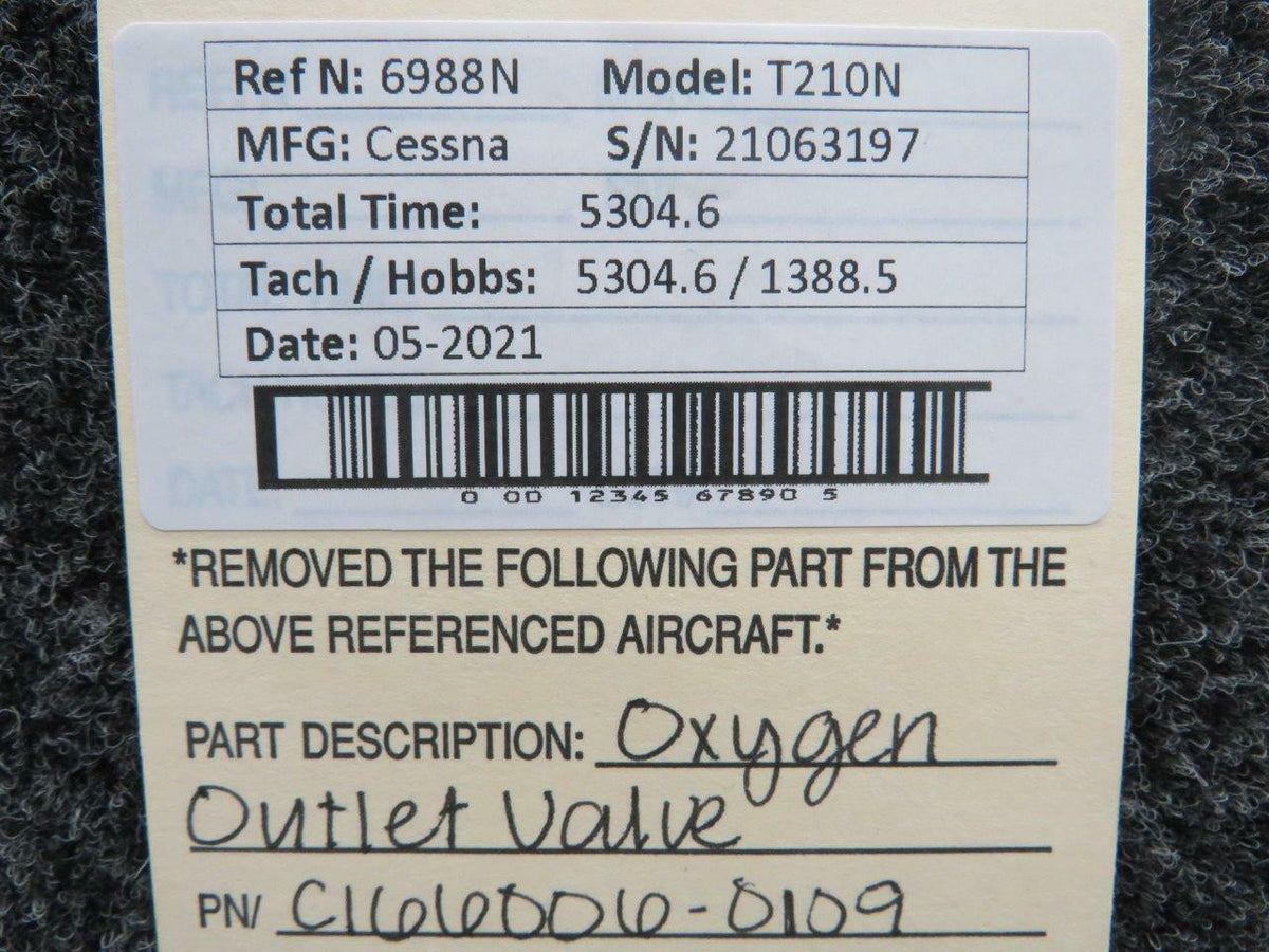 Cessna C166006-0109 Cessna T210N Oxygen Outlet Valve