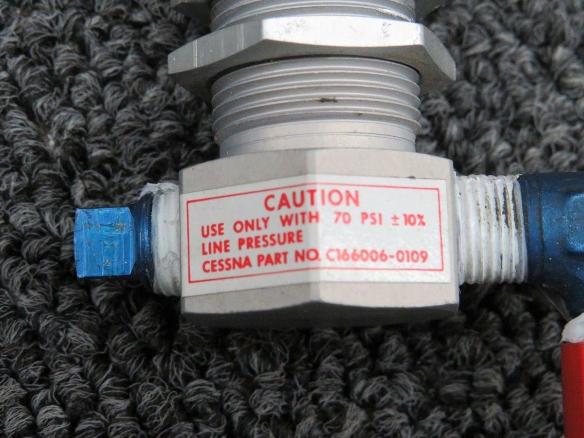 Cessna C166006-0109 Cessna T210N Oxygen Outlet Valve