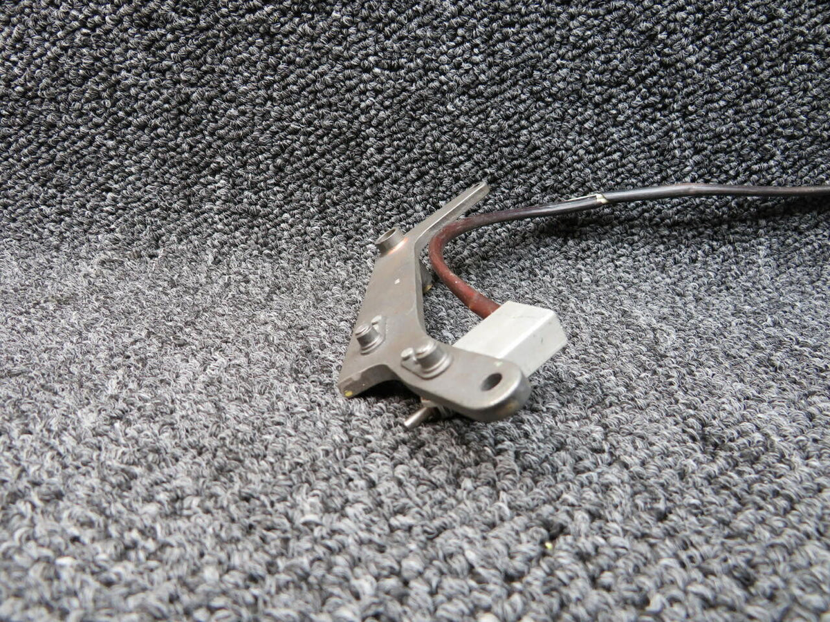 Continental 1241428-1 Cessna T210F Continental TSIO-520-C Pawl Assembly LH Uplock