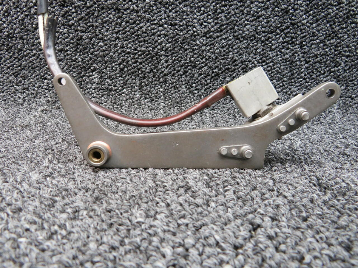 Continental 1241428-1 Cessna T210F Continental TSIO-520-C Pawl Assembly LH Uplock