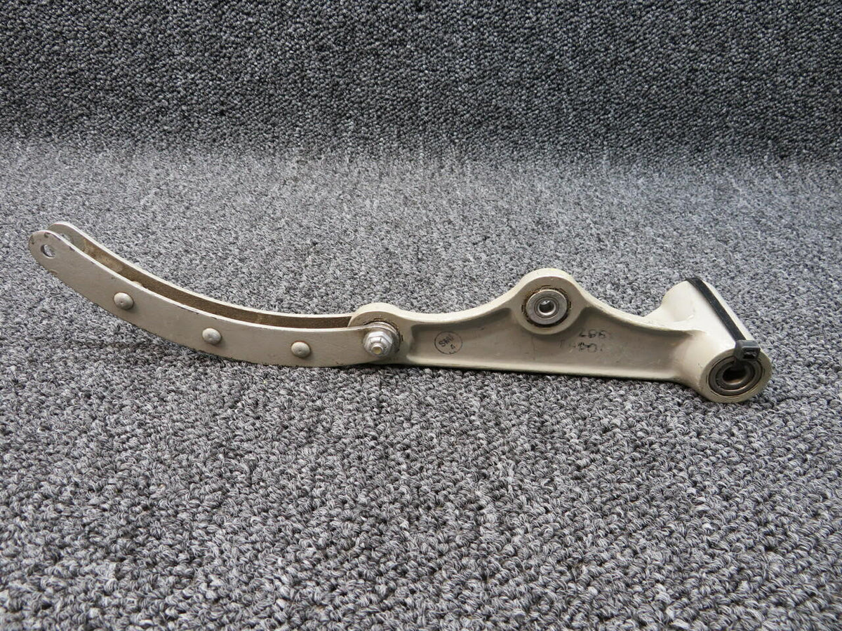 Cessna 0841104-3 / 0843500-6 Cessna T310R Rocker Arm Bellcrank W/ Link LH
