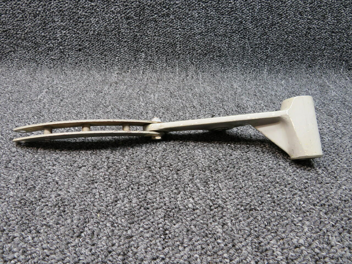 Cessna 0841104-3 / 0843500-6 Cessna T310R Rocker Arm Bellcrank W/ Link LH