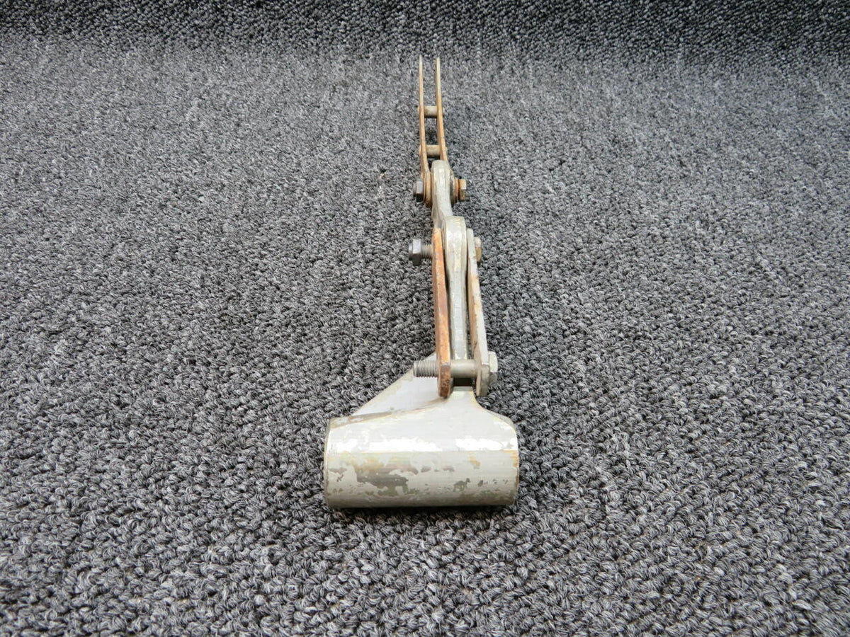 Cessna 0841104-4 / 0843500-6 Cessna 401 Arm Rocker Bellcrank W/ Link LH