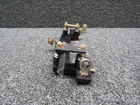 Cirrus 14938-003 Cirrus SR22T Yoke Bearing Mount W/ Hardware LH Hours 695.5