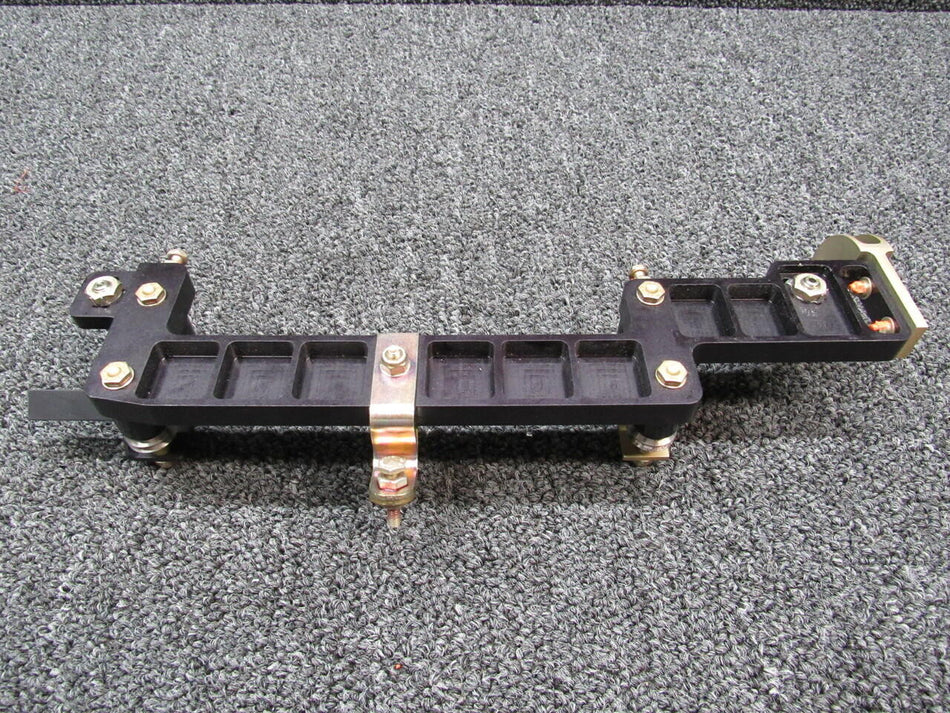 Cirrus 14938-003 Cirrus SR22T Yoke Bearing Mount W/ Hardware LH Hours 695.5
