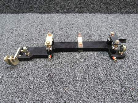 Cirrus 14938-004 Cirrus SR22T Yoke Bearing Mount W/ Hardware RH Hours 695.5