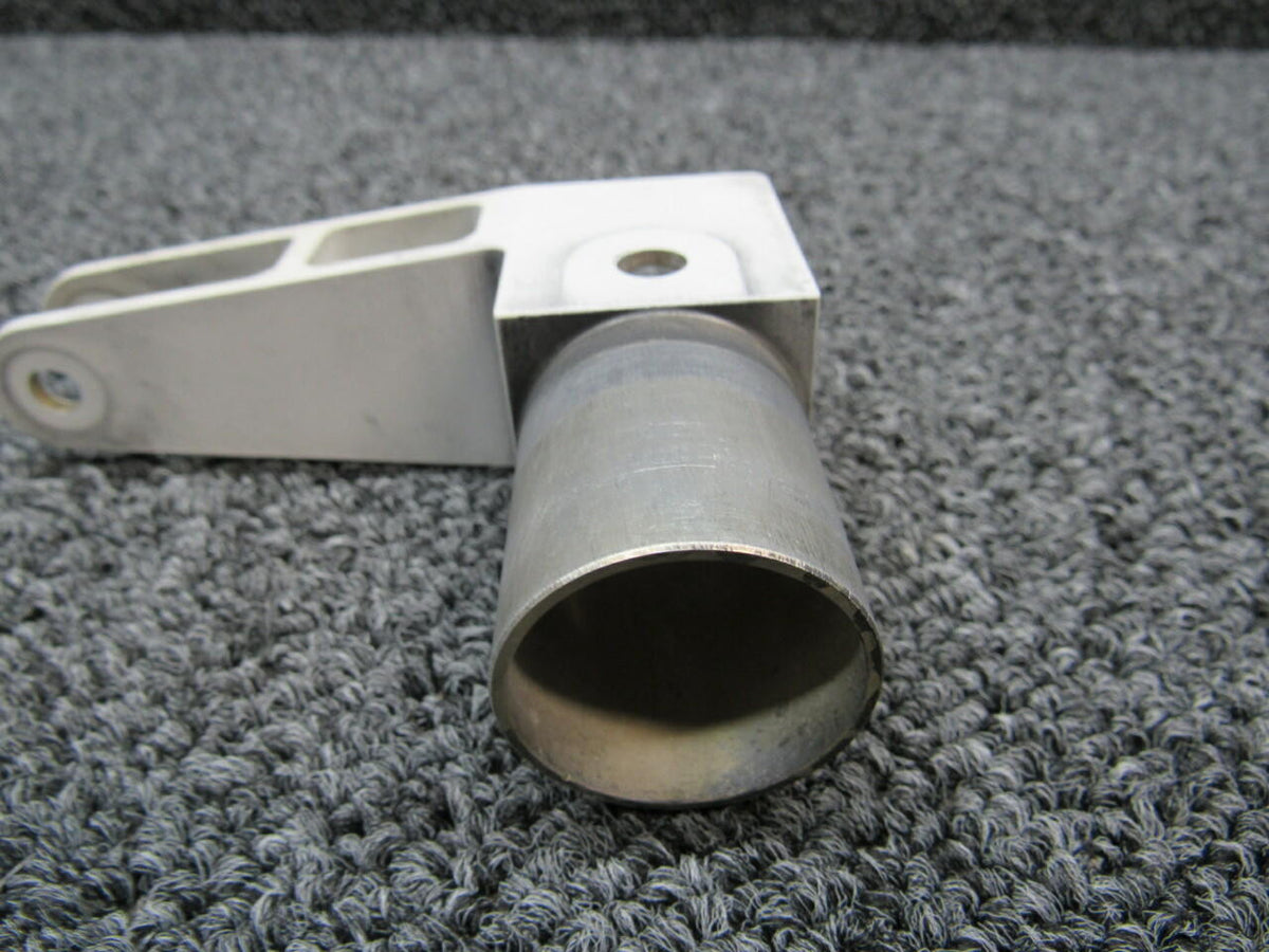 Cirrus 29567-001 / 50200-501 Cirrus SR22T End Fitting Flap Control Hours 695.5