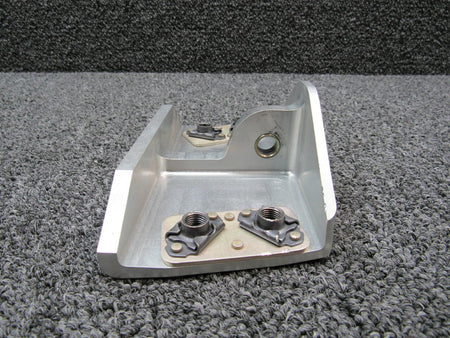 Cirrus 16940-001 Cirrus SR22T Upper Gear Attach Fitting Hours 695.5