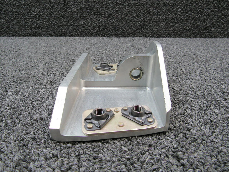 Cirrus 16940-001 Cirrus SR22T Upper Gear Attach Fitting Hours 695.5