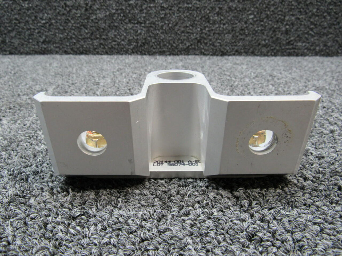 Cirrus 20133-008-A Cirrus SR22T Bracket Assembly Hours 695.5