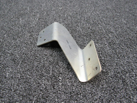 Cirrus 19337-002 Cirrus SR22T Bracket Side Pulley RH Hours 695.5