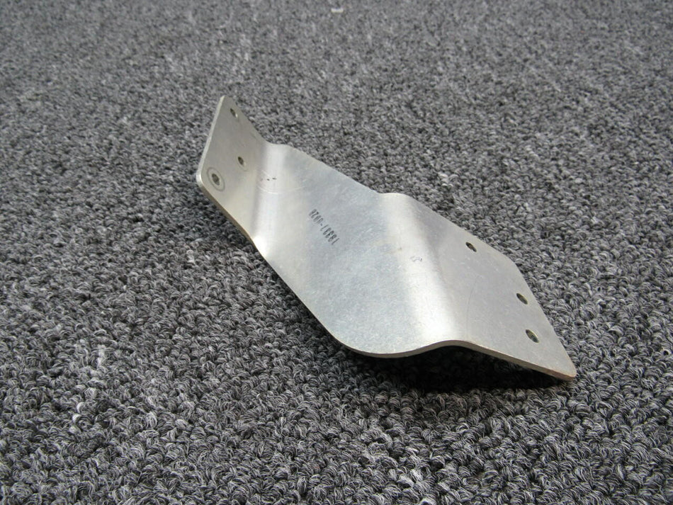 Cirrus 19337-002 Cirrus SR22T Bracket Side Pulley RH Hours 695.5