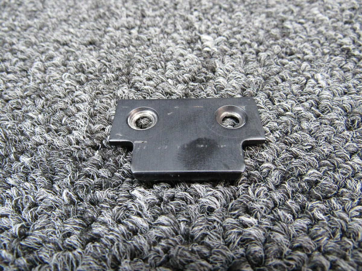 Cirrus 20307-002 Cirrus SR22T Baggage Door Lock Catch Hours 695.5