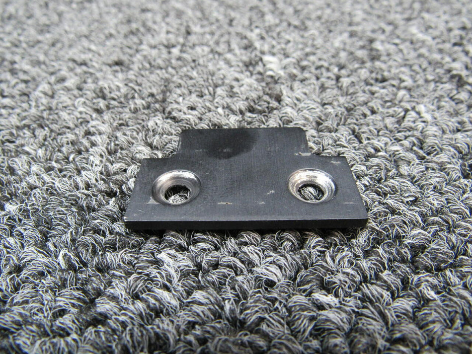 Cirrus 20307-002 Cirrus SR22T Baggage Door Lock Catch Hours 695.5