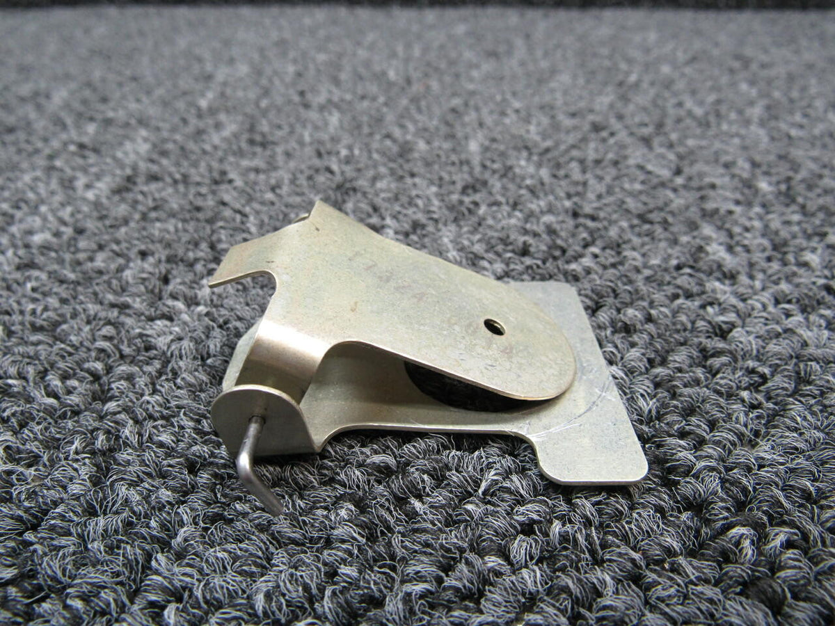 Cirrus 17324-001 Cirrus SR22T Flapper Assembly Hours 695.5