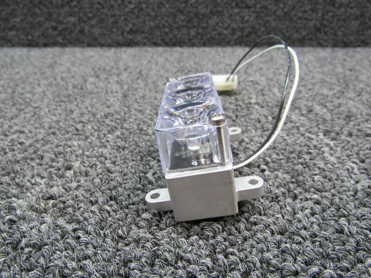 Cirrus 18278-002 Cirrus SR22T Ice Light Assembly Volts 28 Hours 695.5