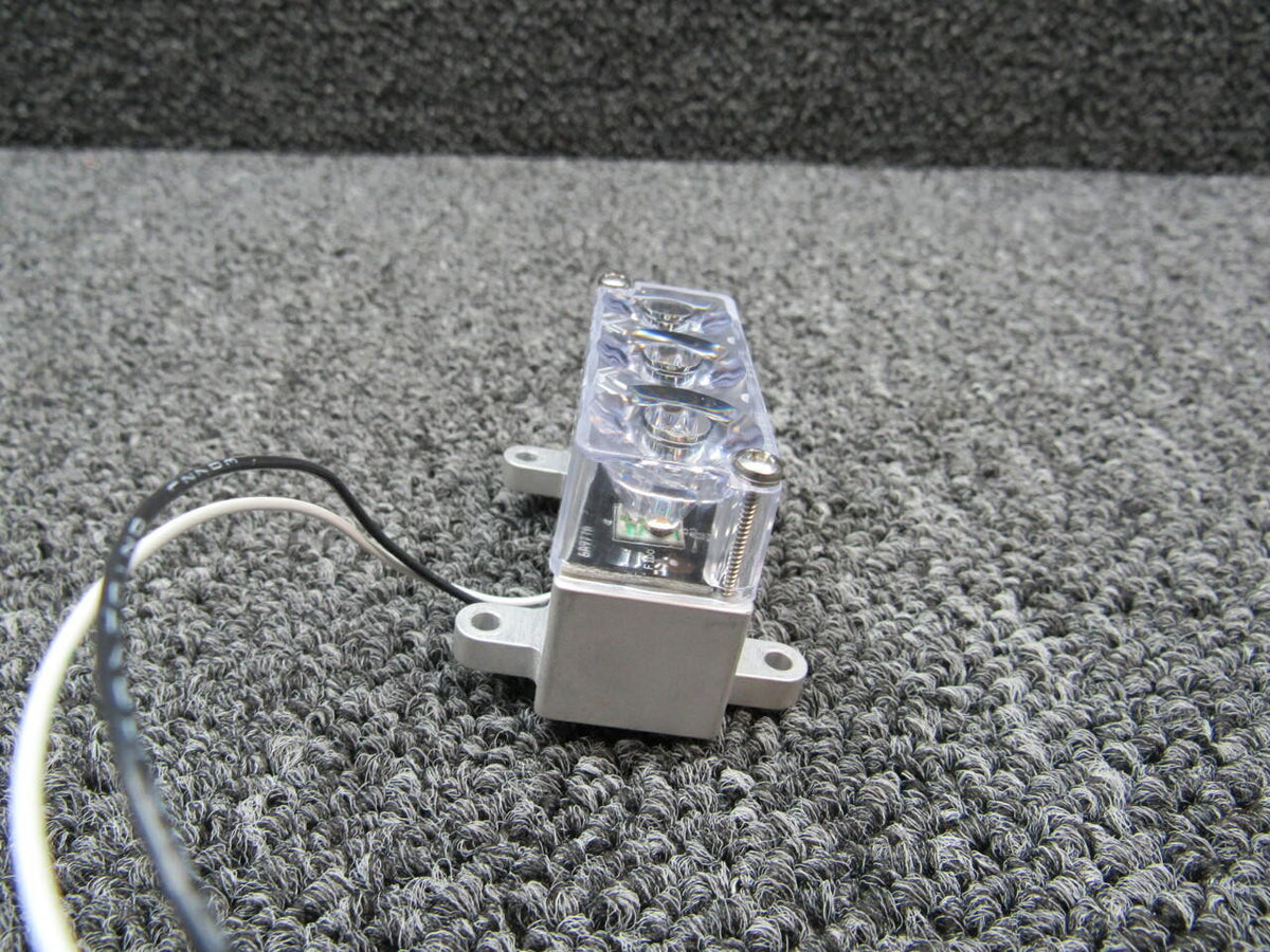 Cirrus 18278-002 Cirrus SR22T Ice Light Assembly Volts 28 Hours 695.5