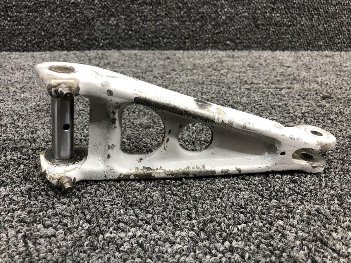 36-810016-5 Beechcraft 58 / 36 Main Gear Torque Link Lower