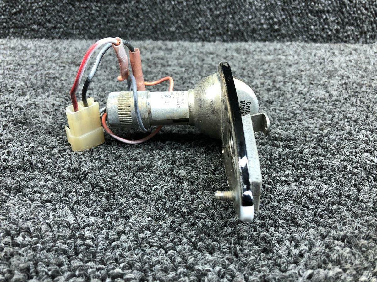 Whelen A650PR Piper PA-31T Whelen Navigation Light Base Assembly Volts 28