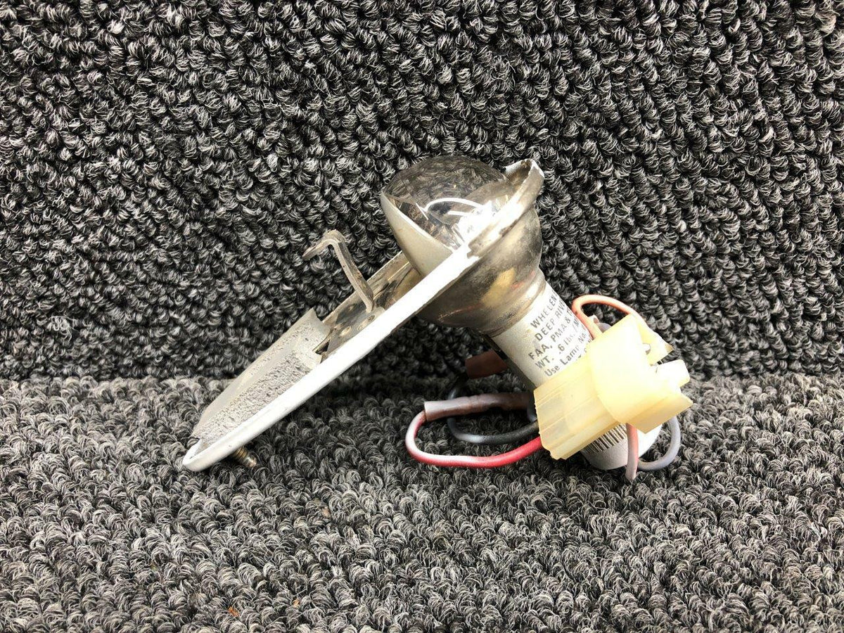 Whelen A650PR Piper PA-31T Whelen Navigation Light Base Assembly Volts 28