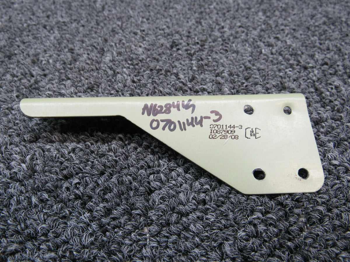 Cessna 0701144-3 Cessna 182T Bracket Assembly Servo Mount