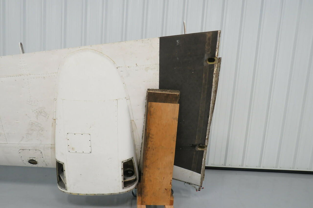 Beech 96-110005-609 Beech 95-B55 LH Wing Assy