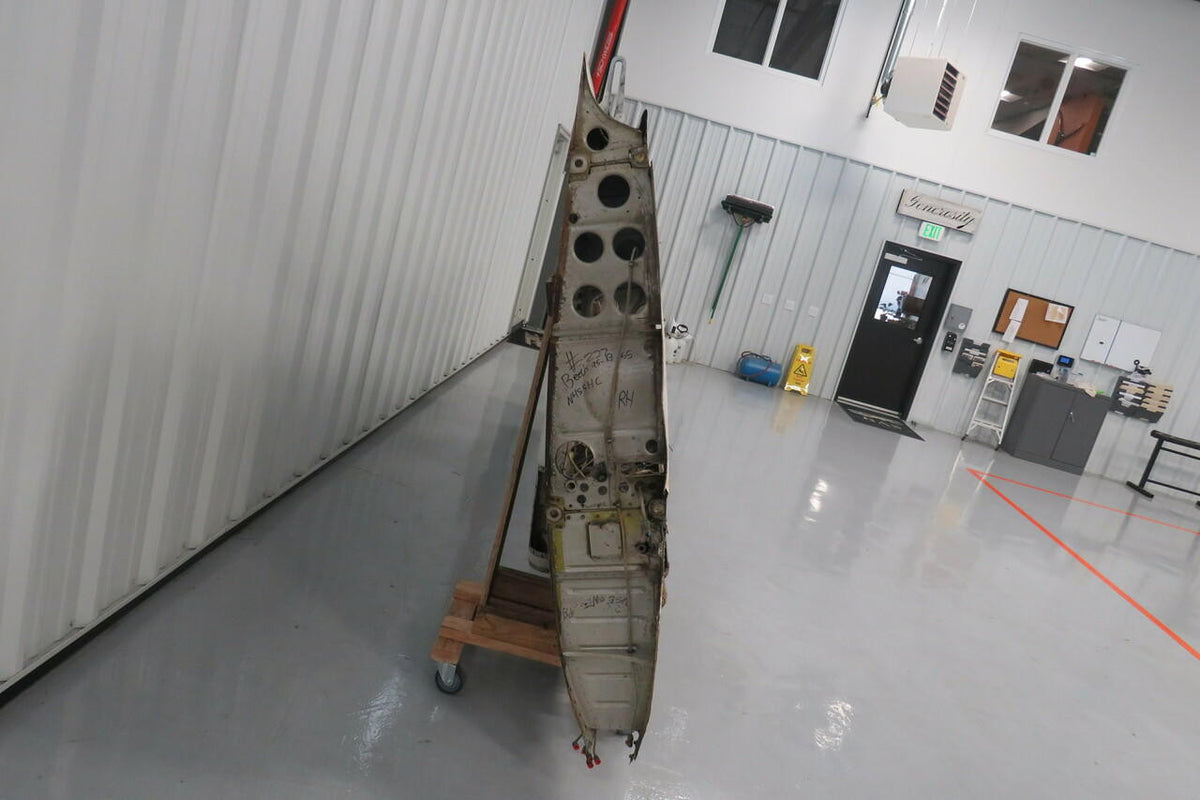 Beech 96-110005-609 Beech 95-B55 LH Wing Assy