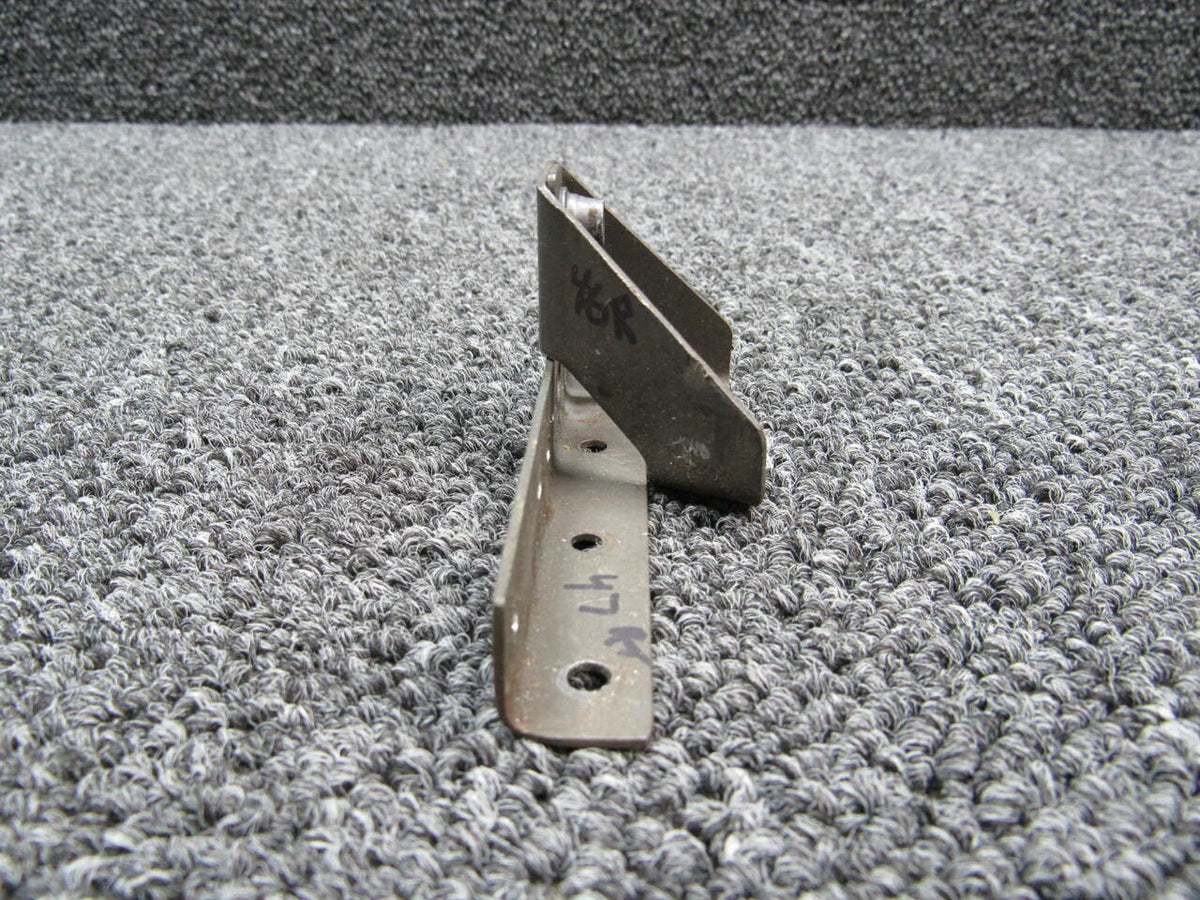 Cessna 0713984-6 Cessna A185F Bracket Assembly RH
