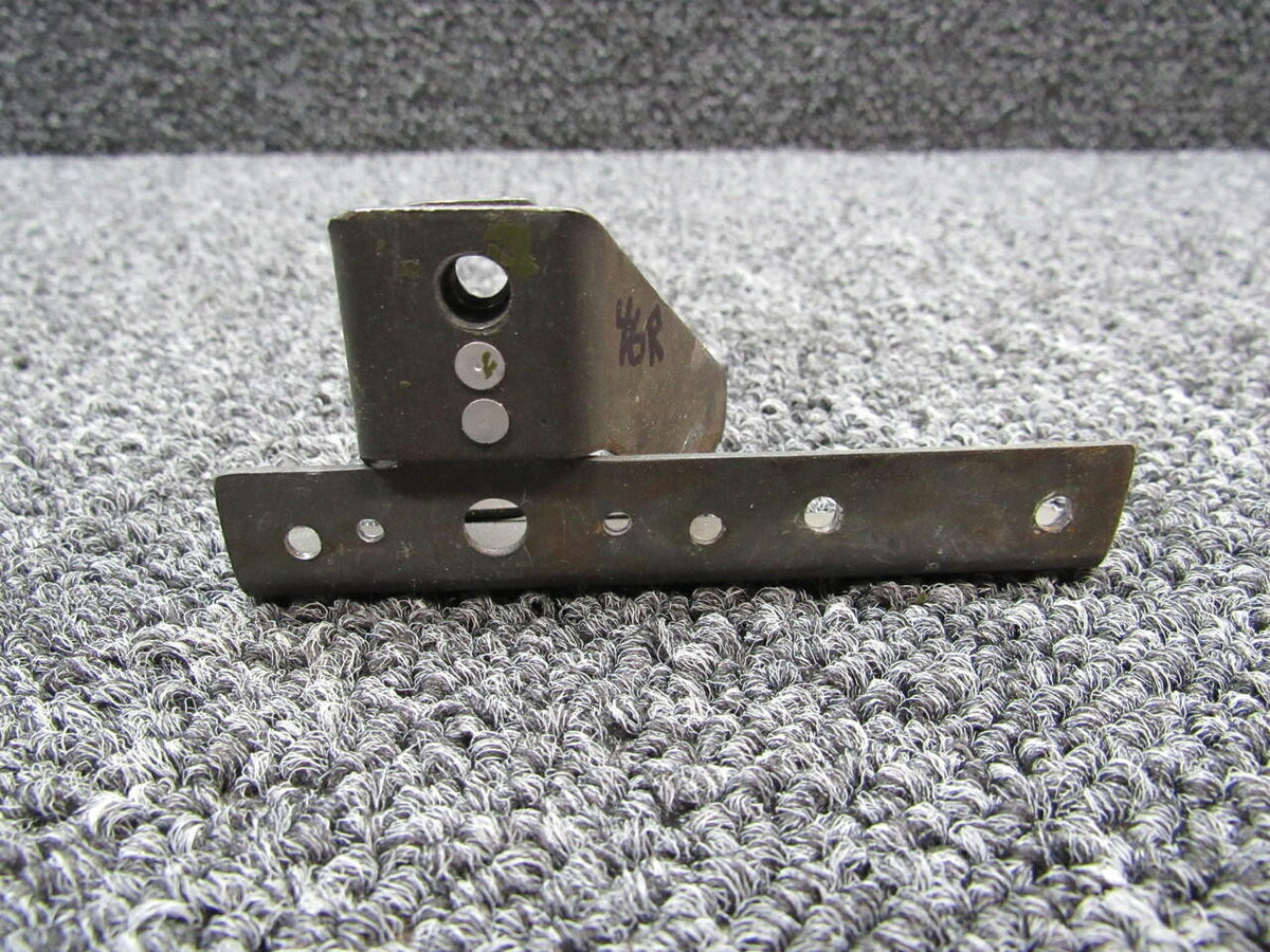 Cessna 0713984-6 Cessna A185F Bracket Assembly RH