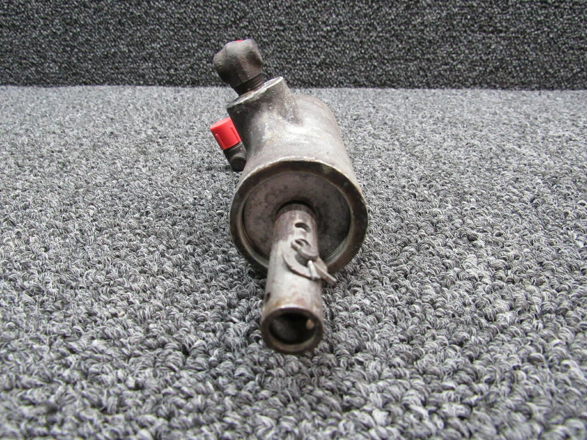 Navion 145-58015-3 CAST 145-58123 Navion L-17 Master Brake Cylinder CORE