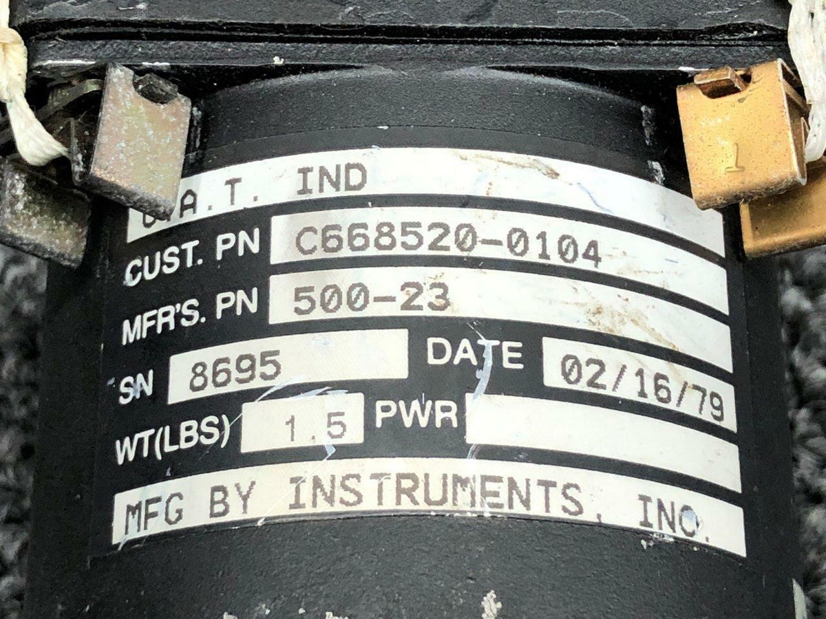 Instruments Inc C668520-0104 USE 500-23 Cessna 402C Instruments Inc Outside Air Temperature Gauge 28V