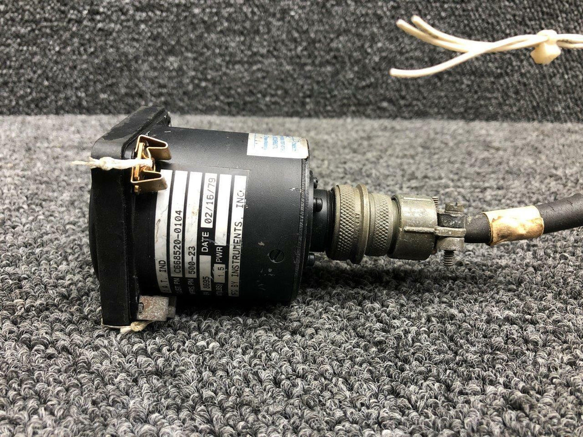 Instruments Inc C668520-0104 USE 500-23 Cessna 402C Instruments Inc Outside Air Temperature Gauge 28V
