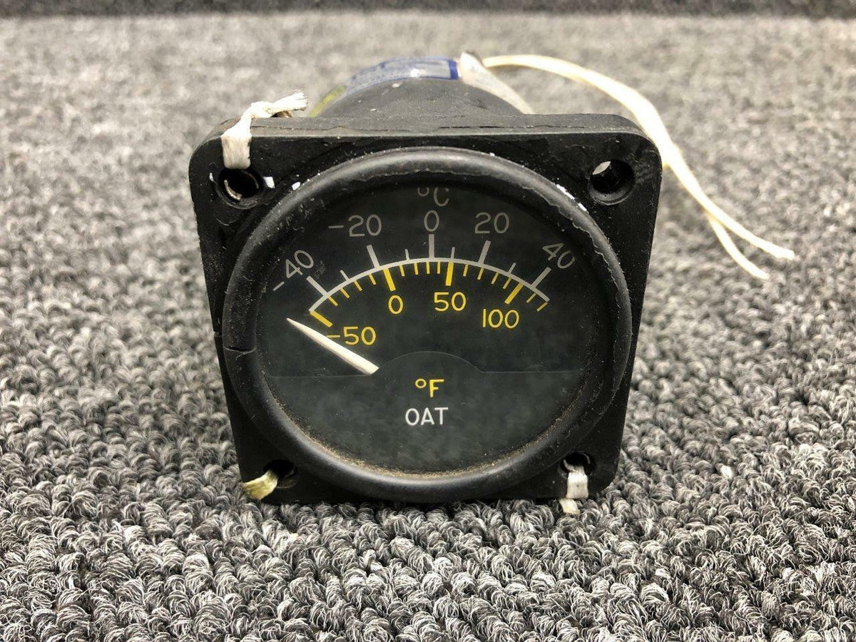 Instruments Inc C668520-0104 USE 500-23 Cessna 402C Instruments Inc Outside Air Temperature Gauge 28V