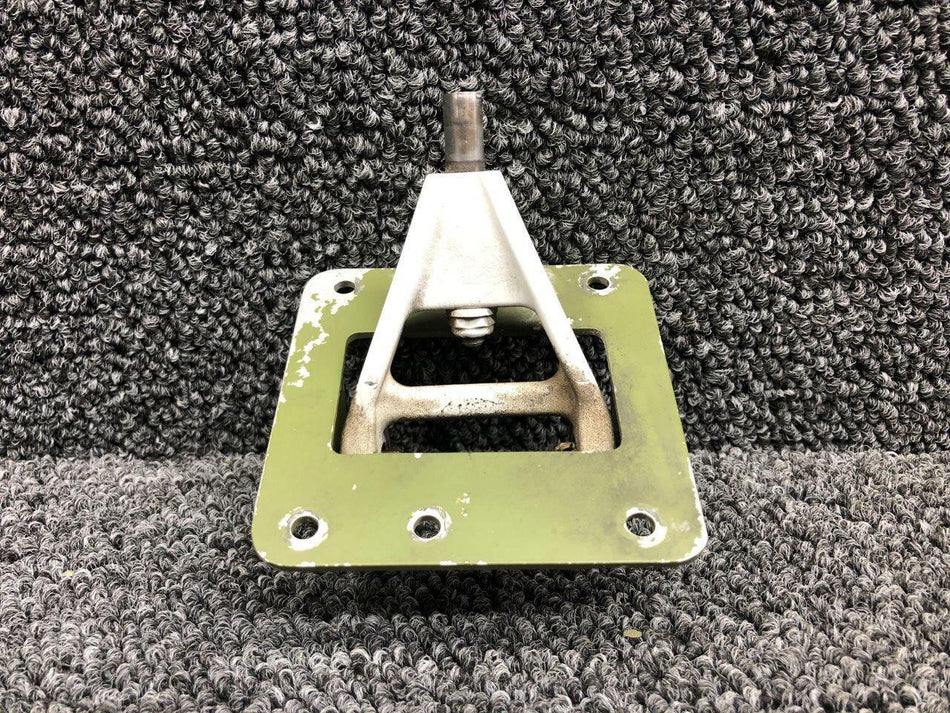 Cessna 5115537-1 Cessna 402C Aileron Yoke Assembly RH W/ Bracket
