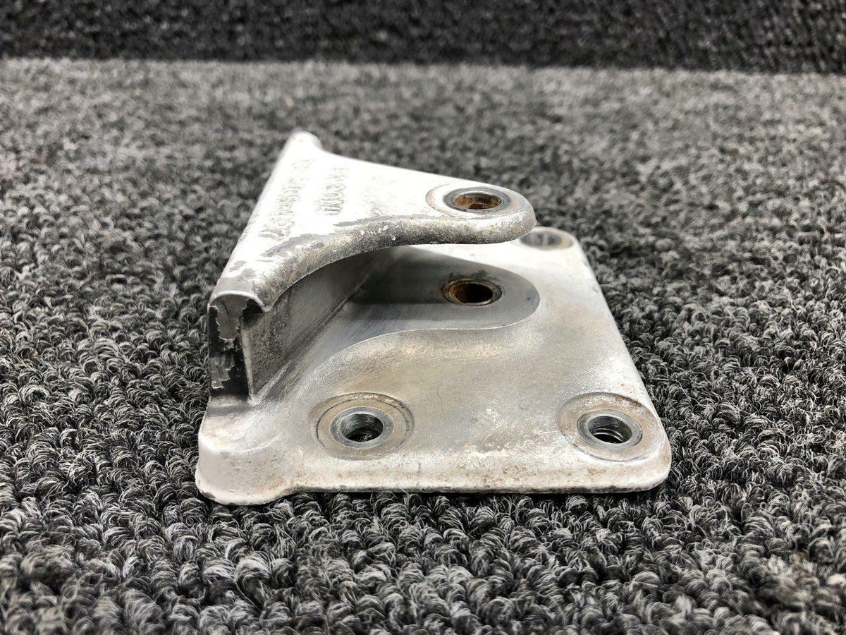 Cessna 0842105-7 Casting 0842105-497 Cessna 402C Nose Gear Drag Link LH