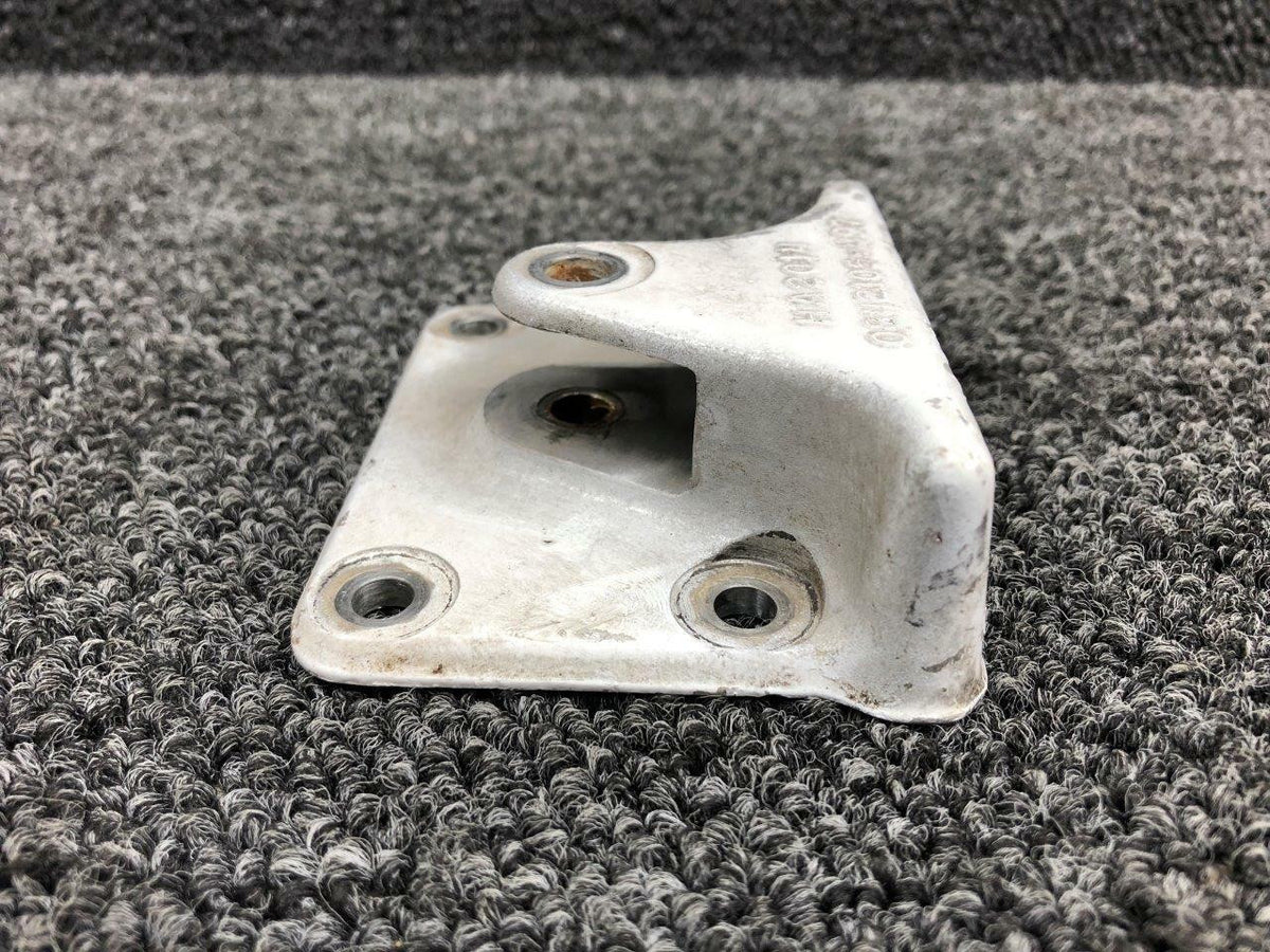 Cessna 0842105-7 Casting 0842105-497 Cessna 402C Nose Gear Drag Link LH