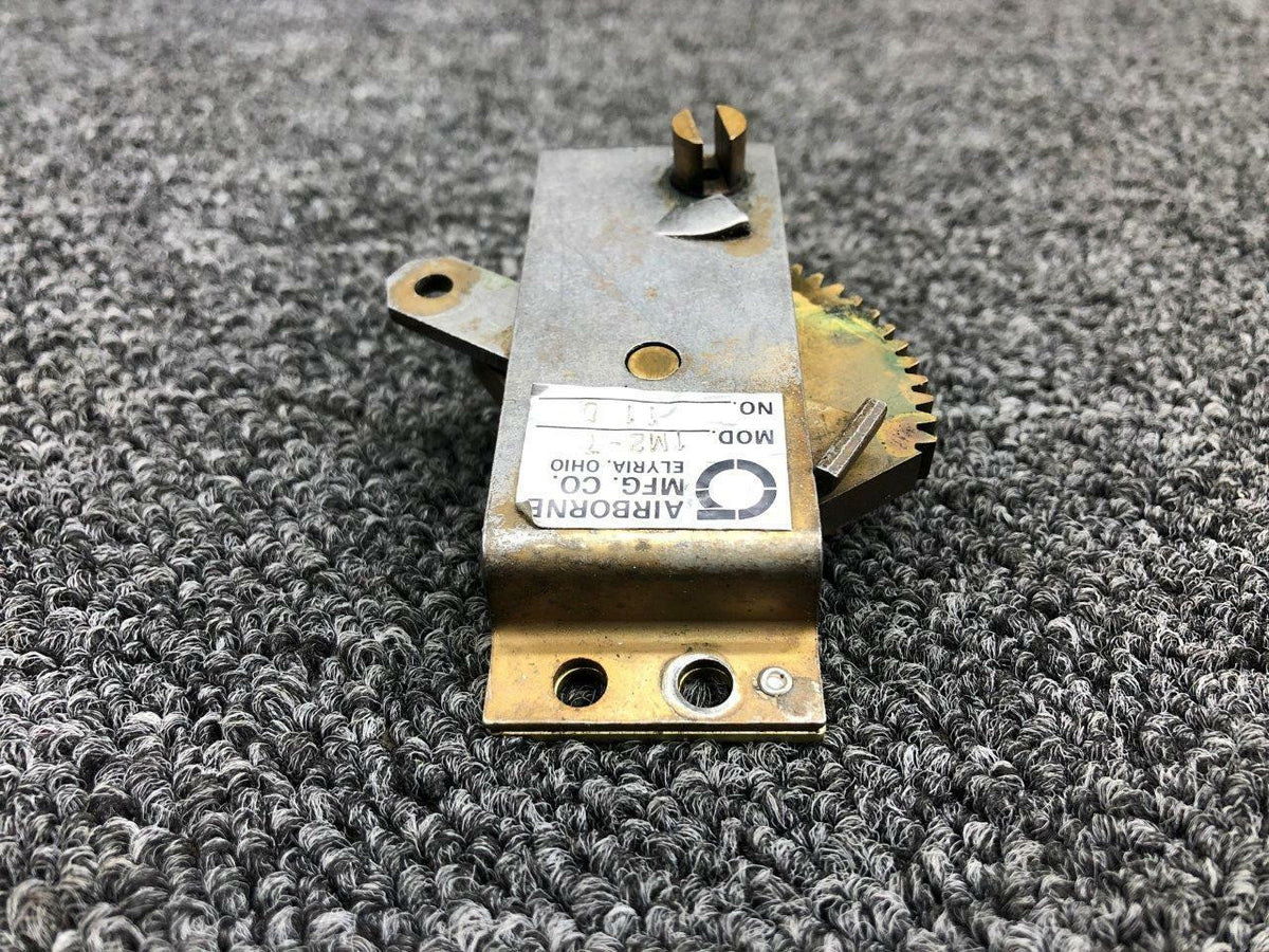 Airborne 1M2-7 WEU 1M2-15 Cessna 402C Airborne Fuel Selector Box Assembly LH