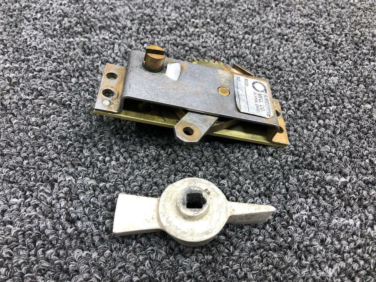 Airborne 1M2-7 WEU 1M2-15 Cessna 402C Airborne Fuel Selector Box Assembly LH